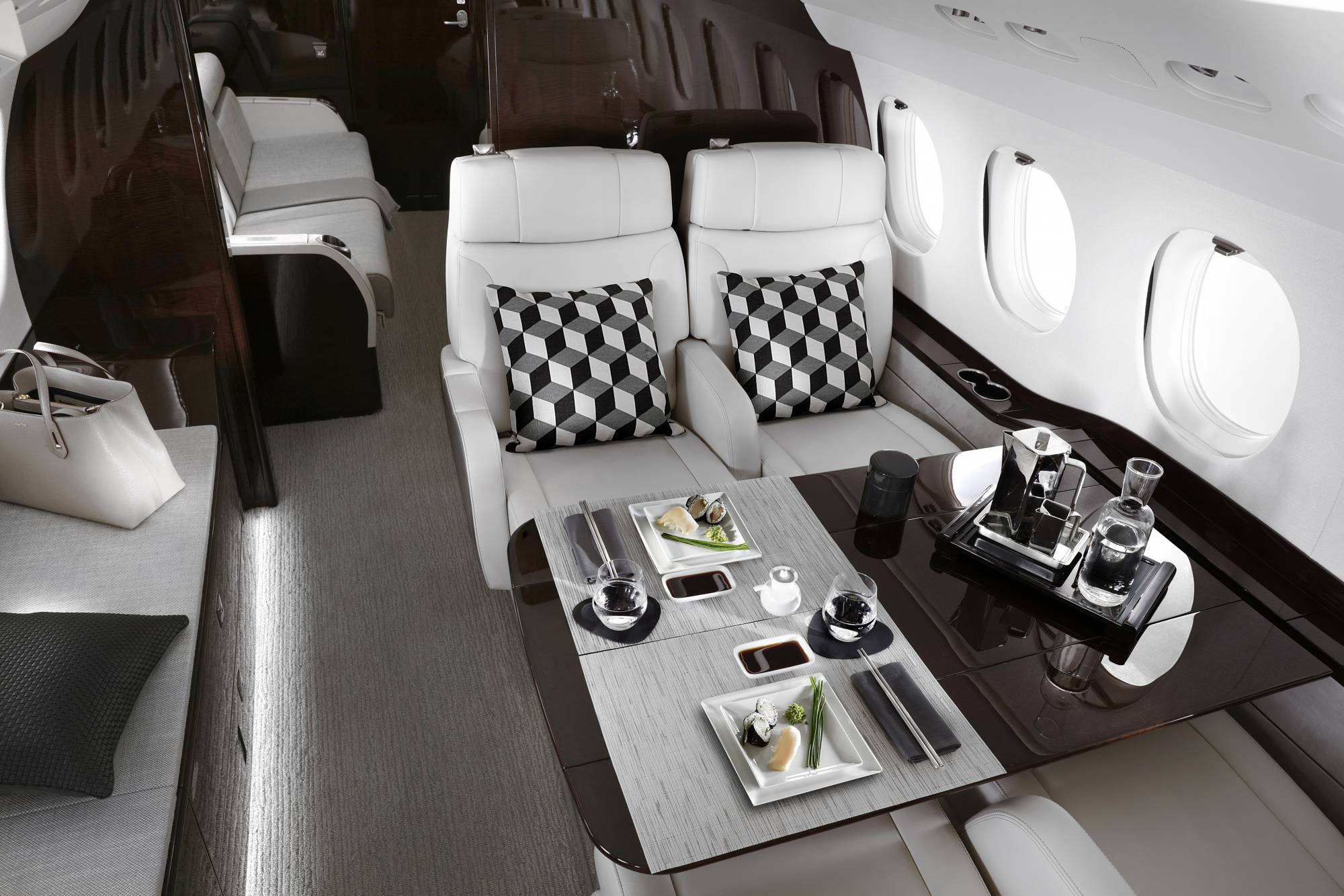 Falcon 8x